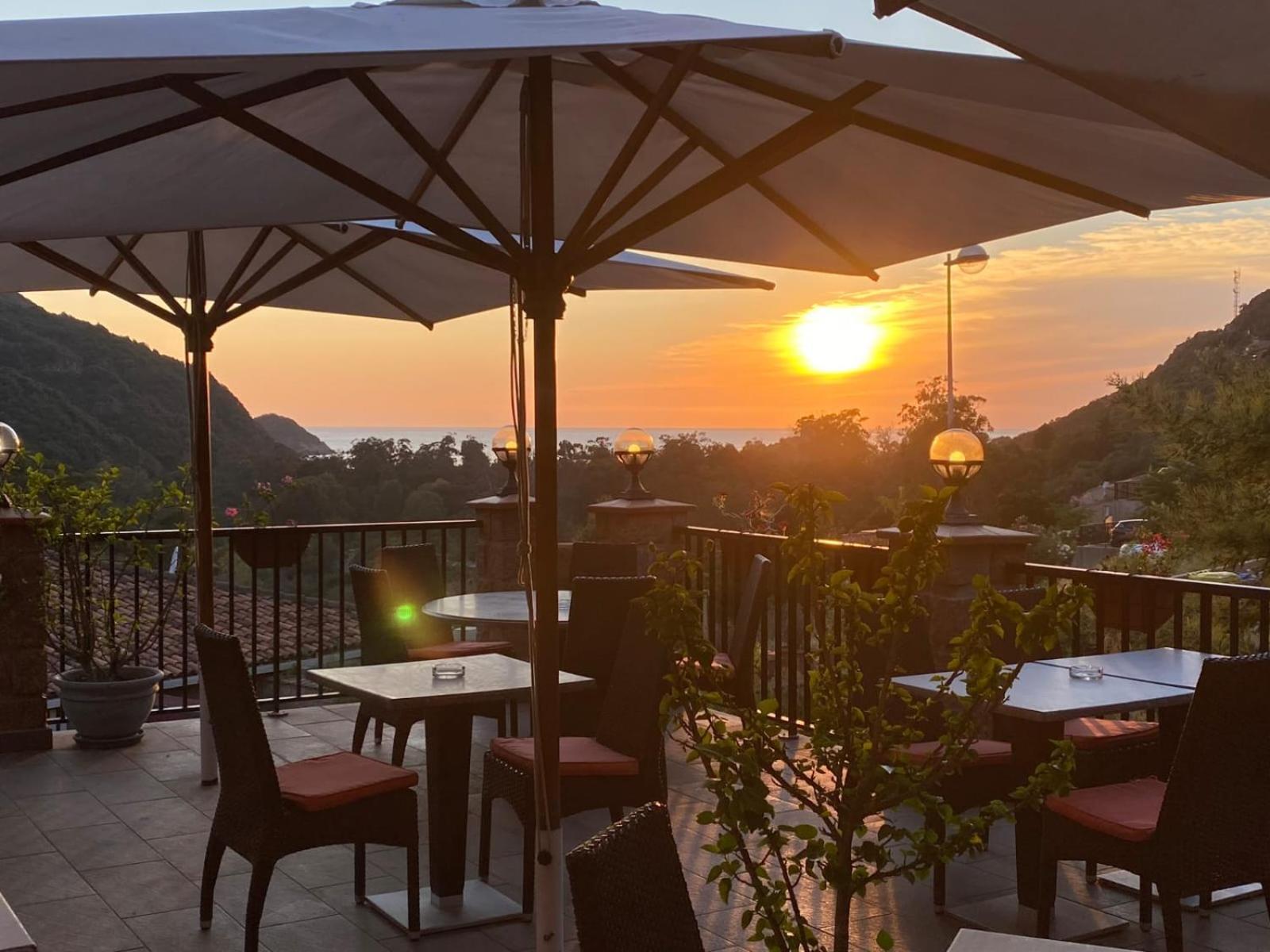 Le Porto T3 55M2 Vue Mer Immeuble Traditionnel En Pierre De Taille Avec Prestations Exceptionnelles Barbecue Ordinateur Videosurveillance Terrasse Panoramique Exteriör bild